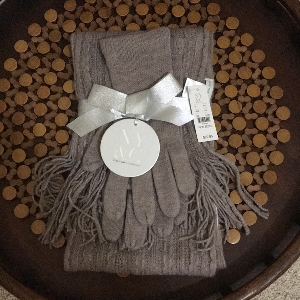 New York & Company scarf and gloves set.